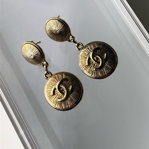 RARE Vintage 90s CHANEL CC LOGO Earrings SIGNED - Picture 4 of 8